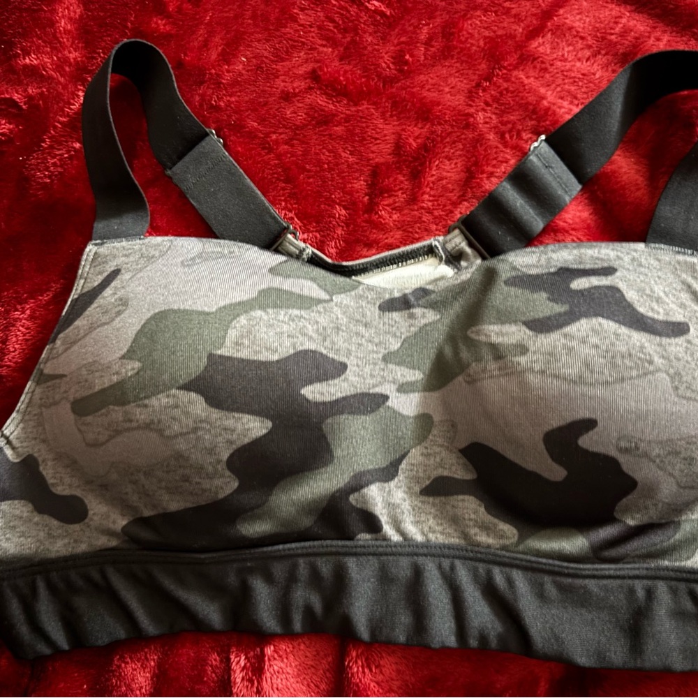 PINK Victoria's Secret Camouflage Bra